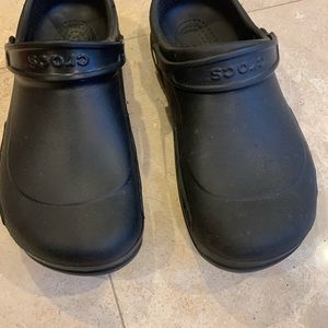 Men’s crocs